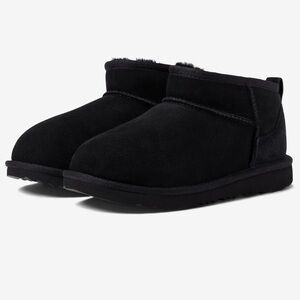 Kids Ultra Mini Uggs - size Youth 5